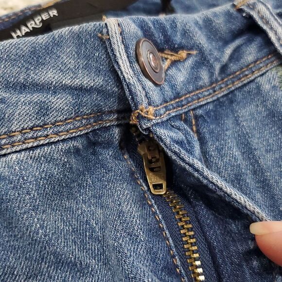 Harper Denim Distressed Embroidered Shorty Shorts Womens, Size 29 - Picture 5 of 7